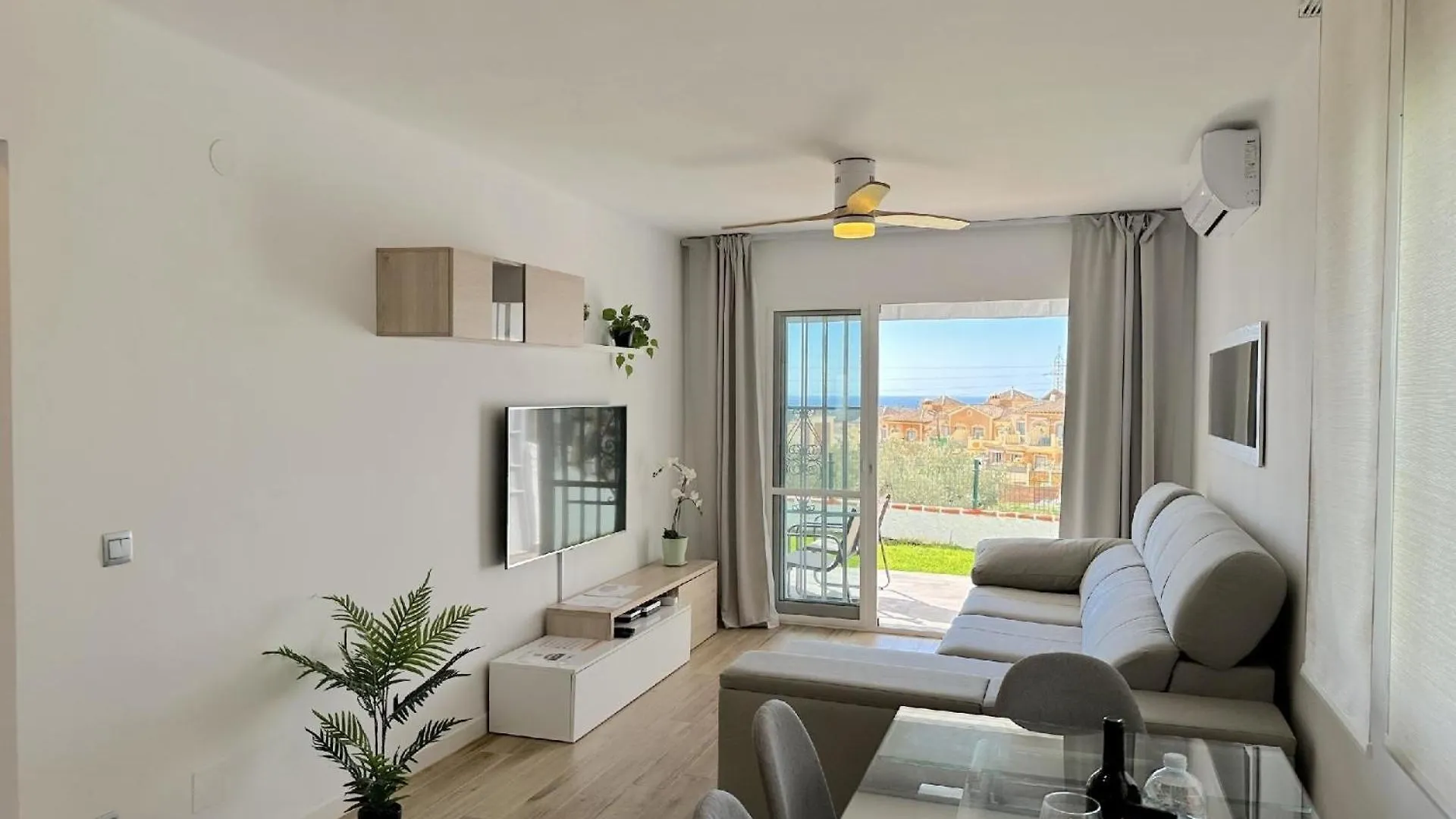 Apartment Ferienwohnung Fuer 4 Personen Ca 70 Qm In Nerja, Andalusien Costa Del Sol