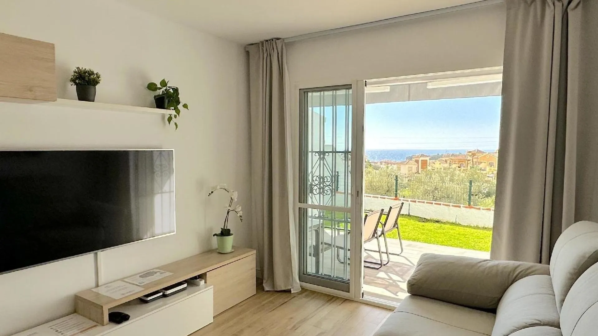Ferienwohnung Fuer 4 Personen Ca 70 Qm In Nerja, Andalusien Costa Del Sol